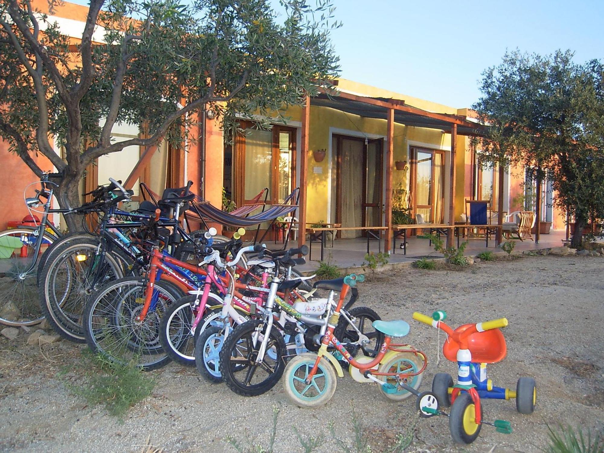 Casa Per Ferie Villaggiocarovana 卡斯蒂亚达斯
